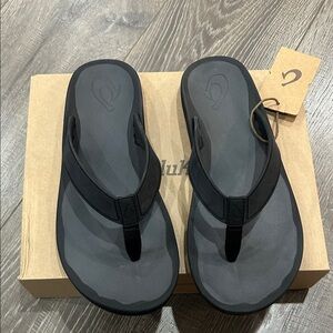 Olukai Koko'o Flip Flop - Men's size 10